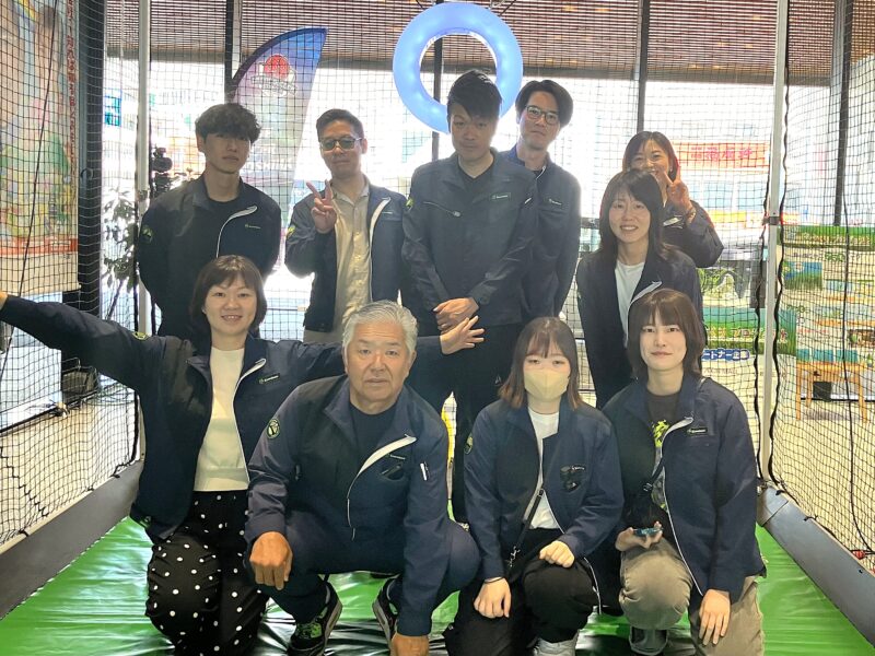 テラスホールディングスと桑原組のメンバーで結成されたドローンサッカーチーム「テラスインパルス」の集合写真